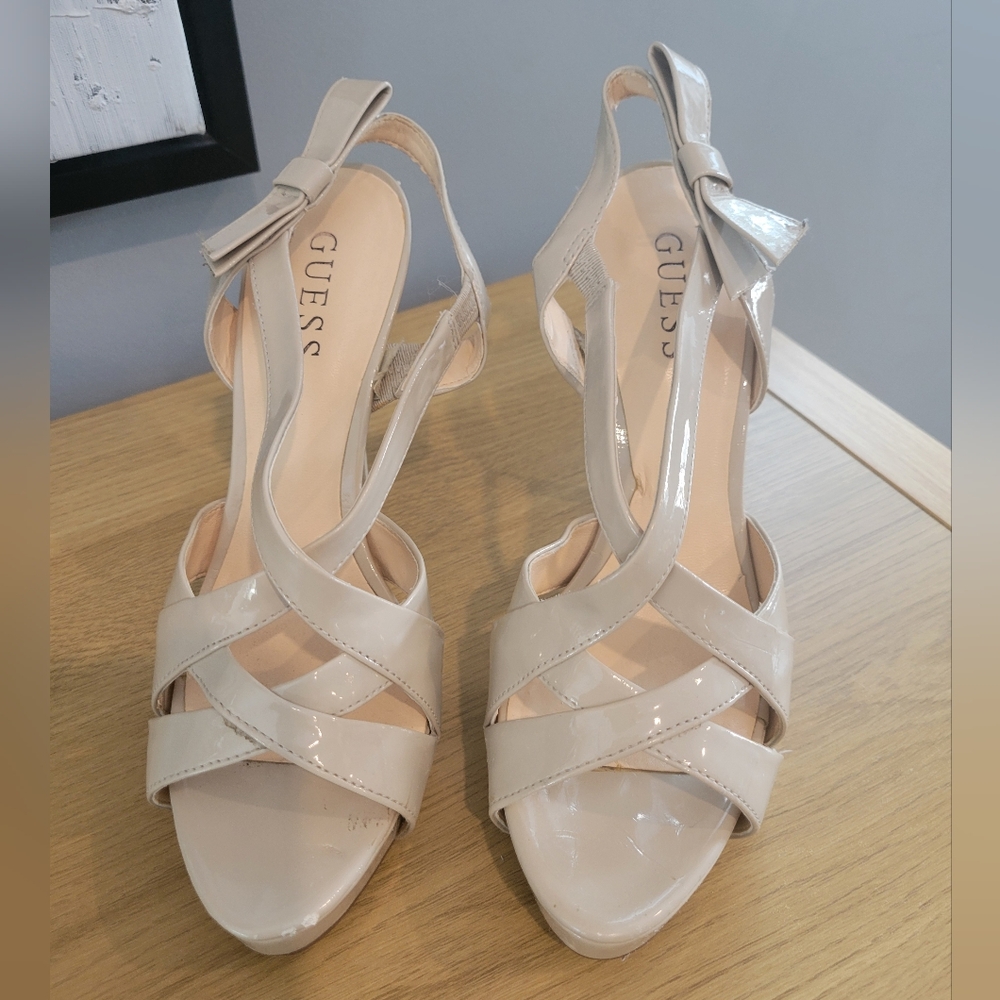GUESS Women's Cream Sandals
